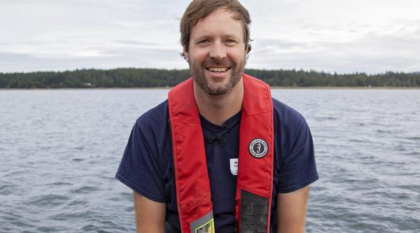VIU’s Dr. Tim Green, Canada Research Chair in Shellfish Health and Genomics, is pursuing research to detect norovirus contamination in marine environments.